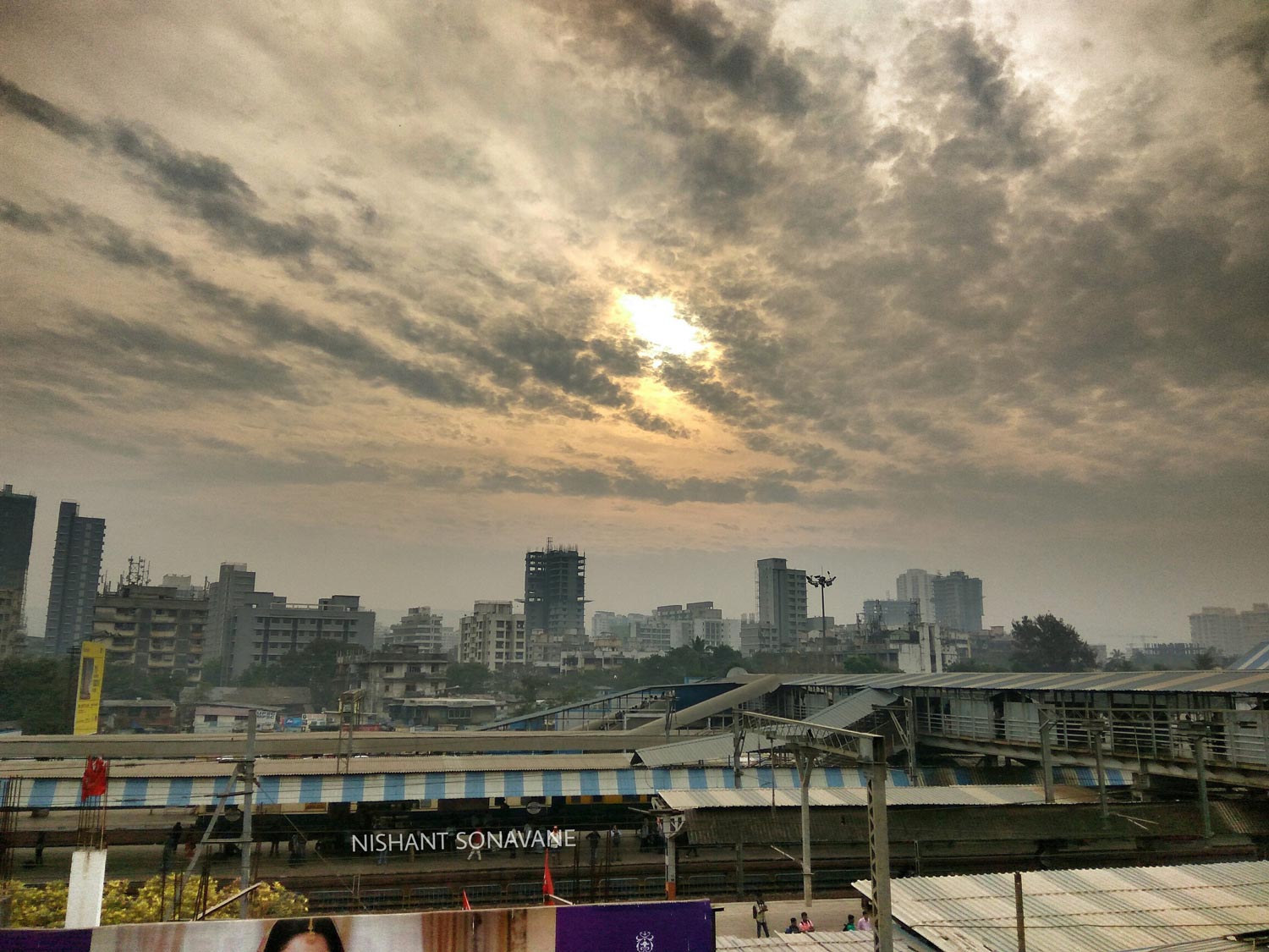 Morning scene at Borivali railway station