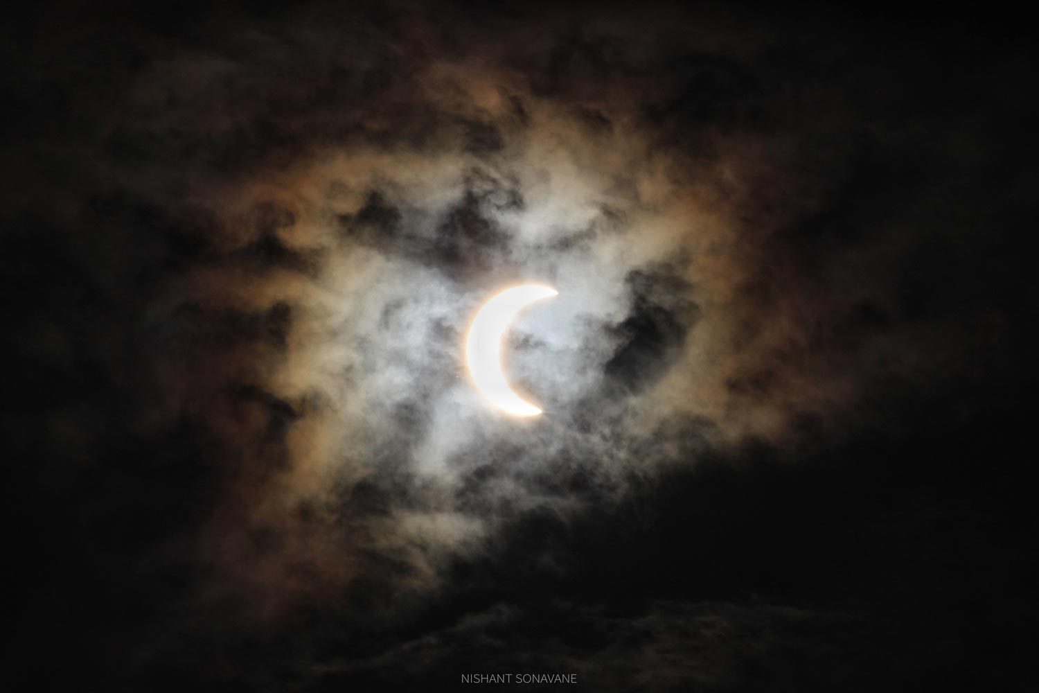 Solar eclipse photographed in the sky by Nishant Sonavane